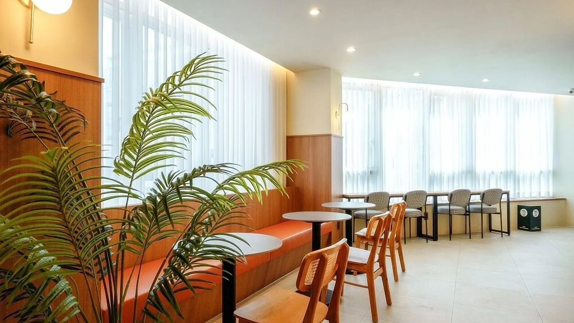 H-Avenue Hotel Geomdan New Town Incheon 2*,
