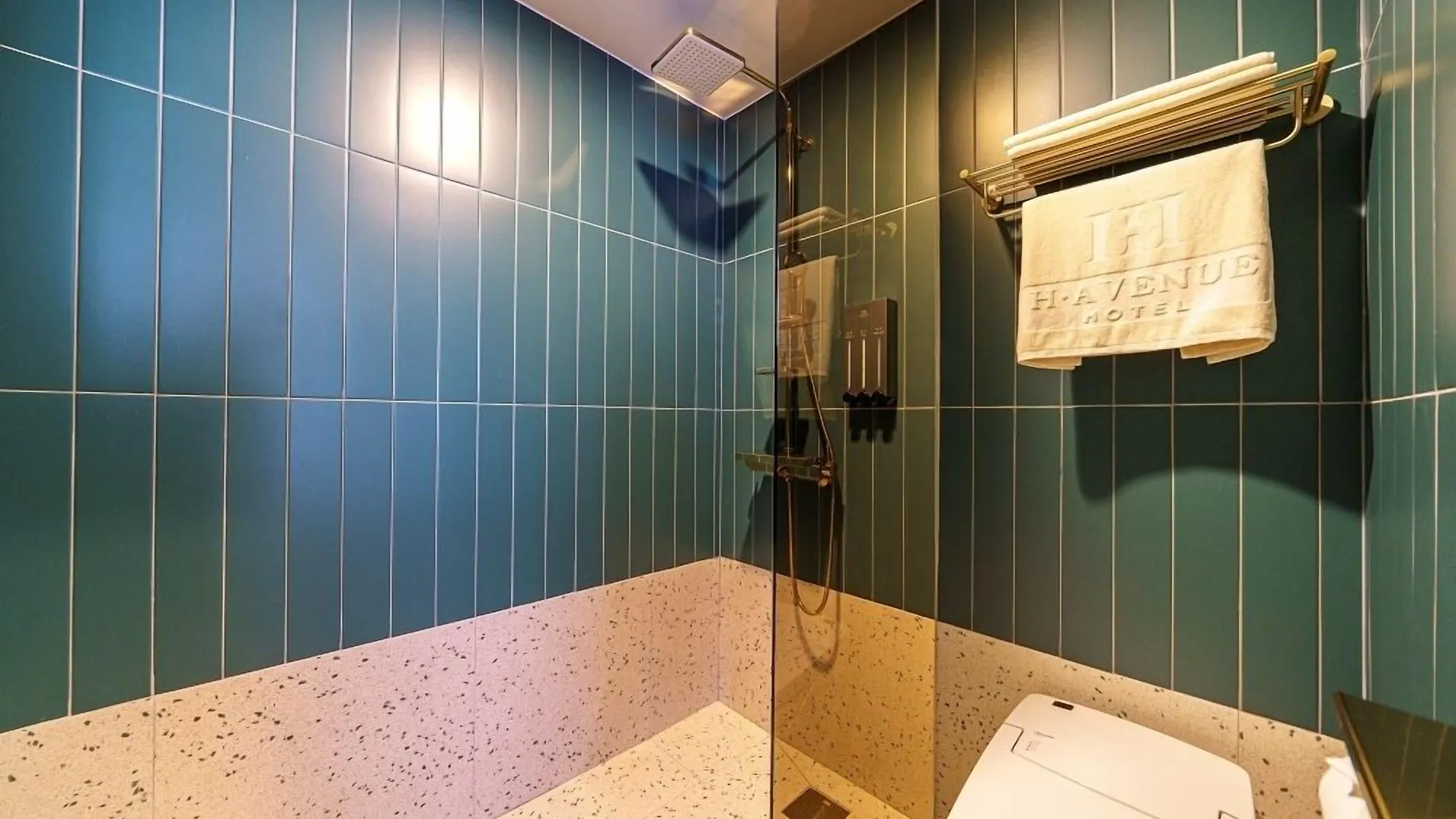 H-Avenue Hotel Geomdan New Town Incheon 2*,  South Korea